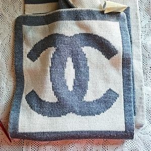 Chanel Grey & Cream Scarf